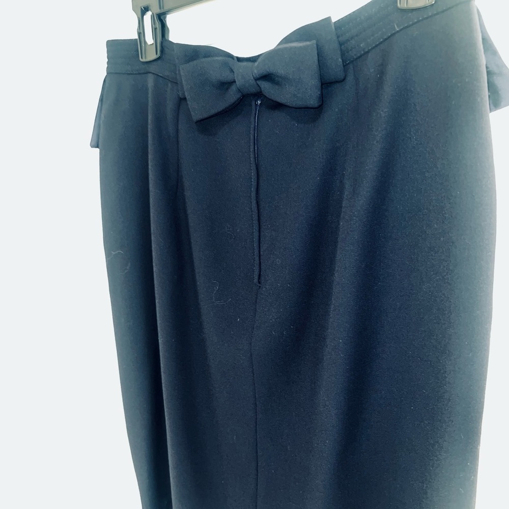 Valentino gorgeous, navy skirt with bow on the back-LIKE NEW